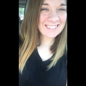 Meet your Posher, Courtney